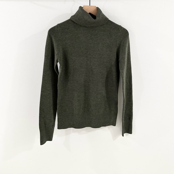 French Connection Forrest Green Turtleneck Sweater Size Small - Picture 2 of 6